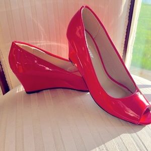 TOO HOT Red Patent Leather Women’s Wedge